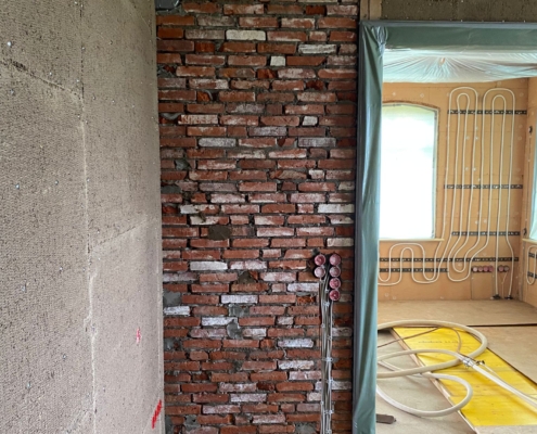 Altbau – Trockenbauwand mit Leichtlehmplatten und Innendämmung mit Wandheizung